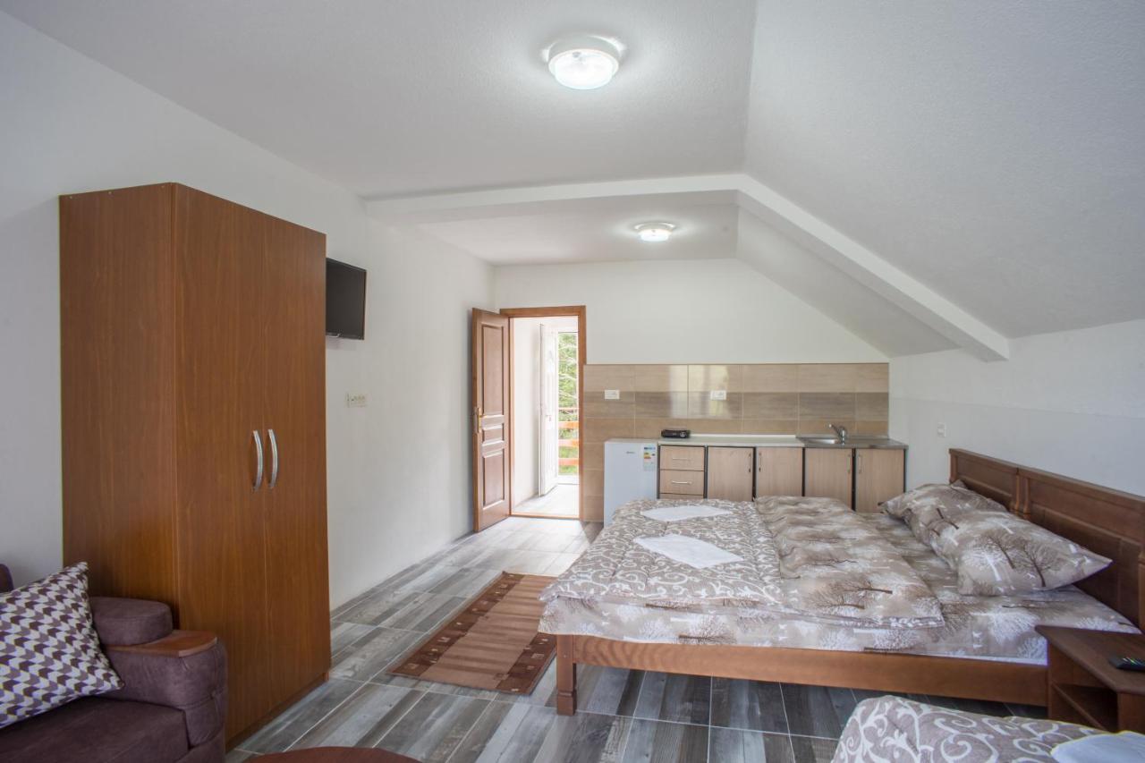 Apartmani Jezero 자블야크 외부 사진